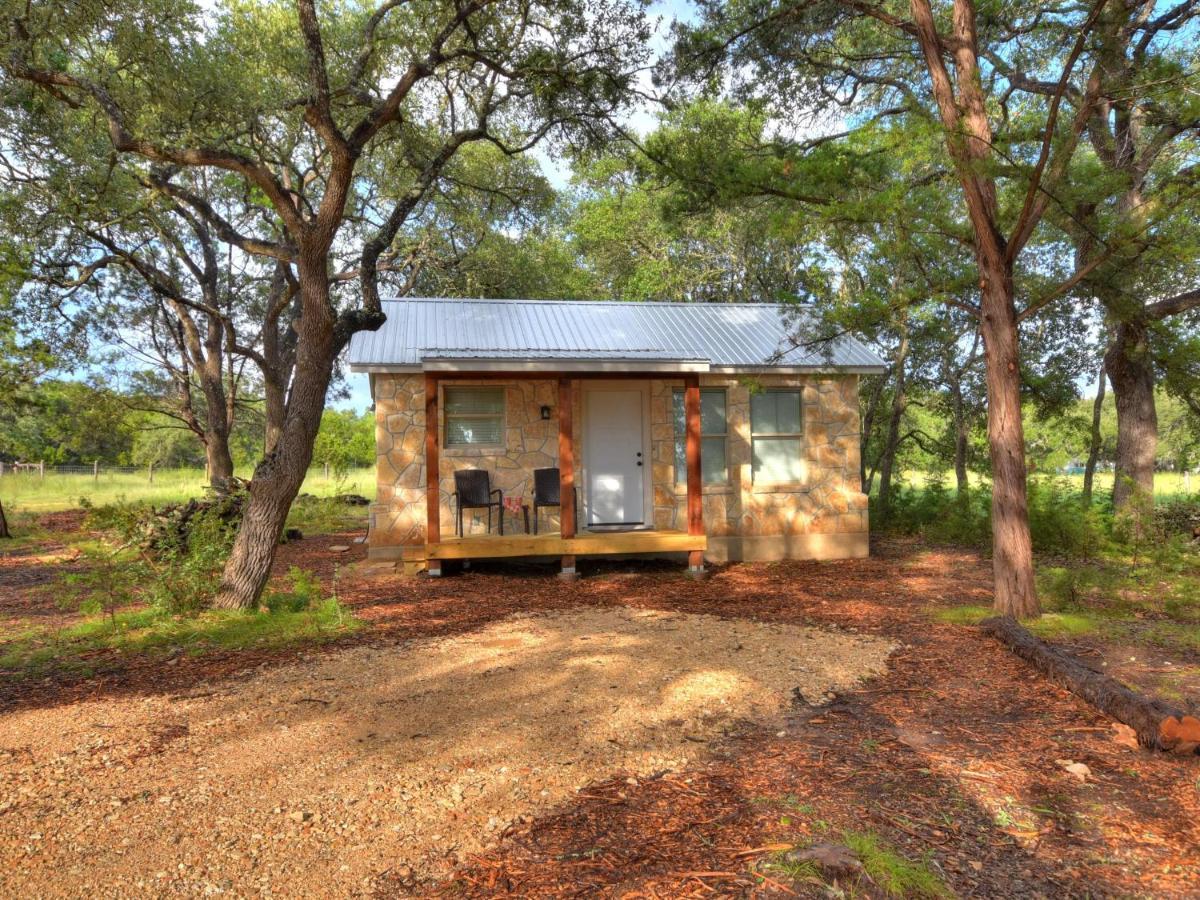 Cabins At Flite Acres - Mockingbird Cabin Wimberley Exterior foto
